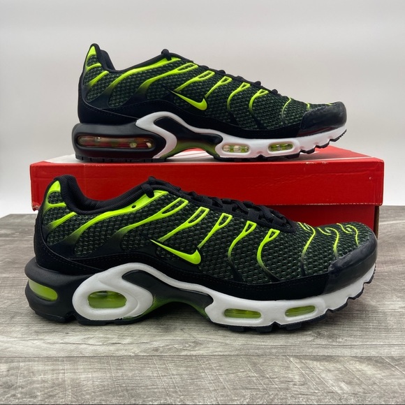 Nike Air Max Plus - Picture 2 of 7